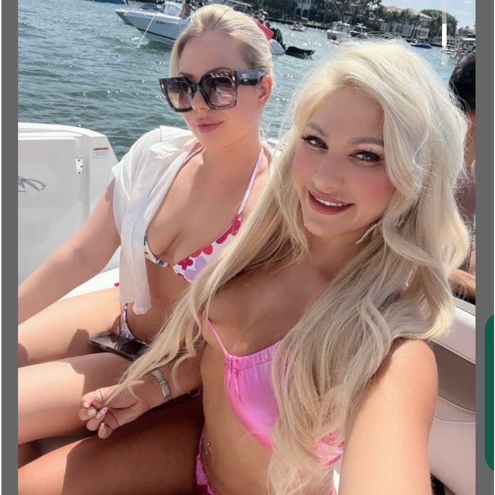 Meet your Posher, Laura l.